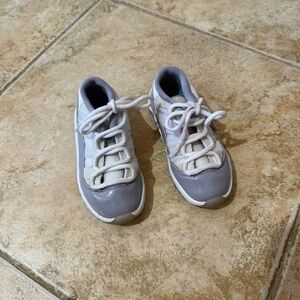 Jordan 11 Retro Low Cement Grey  8.5 Toddler